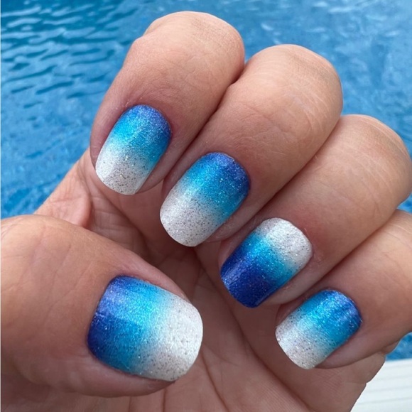*Retired* Color Street: Dose of Mykonos | Navy Blue White Gradient Ombre Glitter - Picture 8 of 15